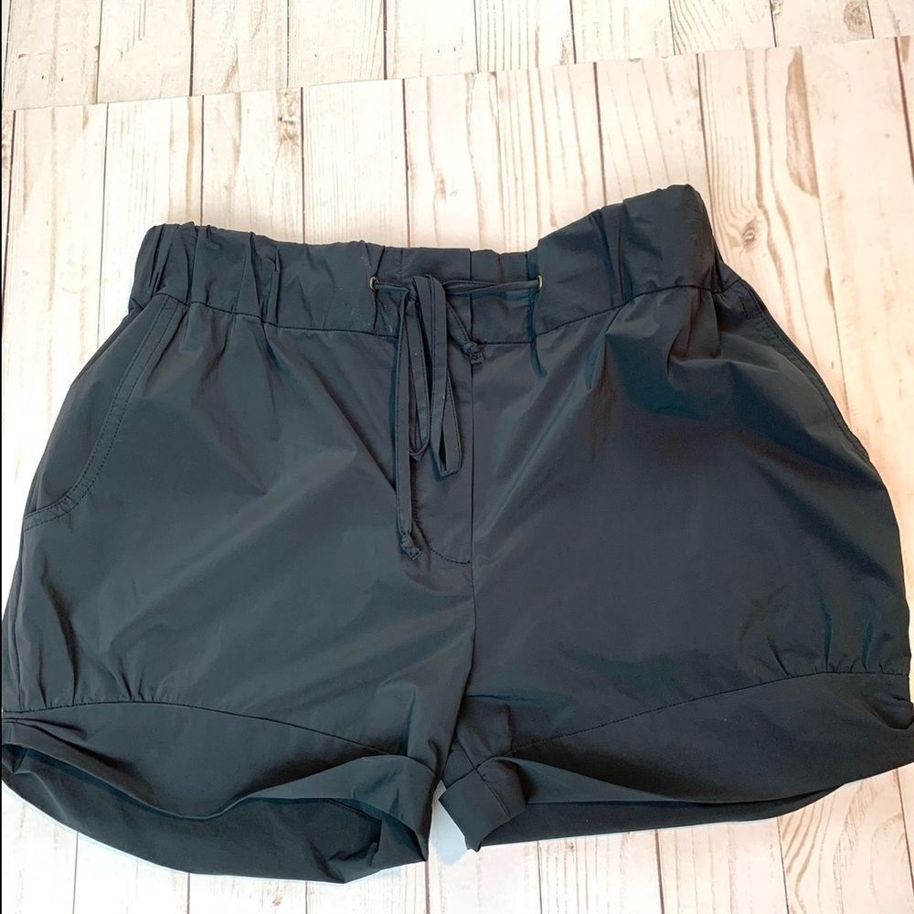 Elizabeth and James Navy Blue Drawstring Elastic Waist Shorts Size 2